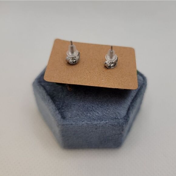 Jack-O-Lantern Stud Earring - Picture 3 of 3